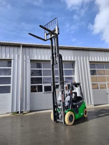 Elévateur-2.5-tonnes-location-3