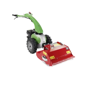 Broyeur à fléaux avec porte outils Rapid pour travaux d'entretiens et aménagements extérieurs, paysagiste en location chez Valroc SA dans la Broye